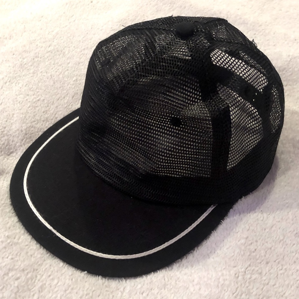 3 for 20‼️ Ardene flat brim black mesh hat